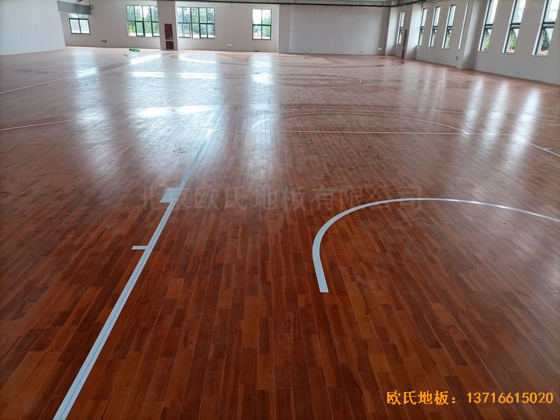 江蘇宿遷運(yùn)河路學(xué)校運(yùn)動地板安裝案例