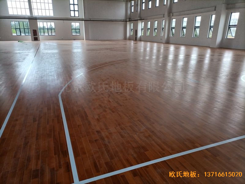 江蘇宿遷運(yùn)河路學(xué)校運(yùn)動地板安裝案例